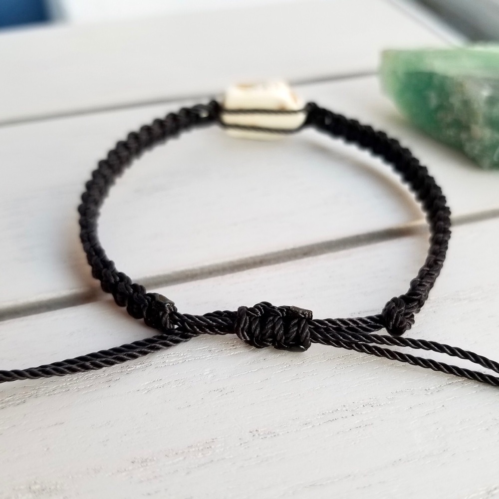 Buddha Natural Stone Beaded Square-knot Bracelet - Picture 4 of 5